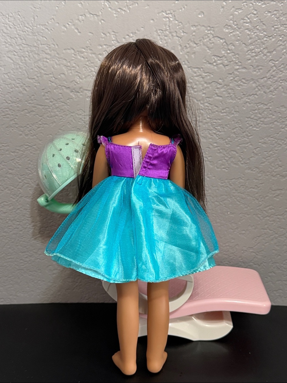 Glitter Girl Doll & Hair Salon Chair with Accessories Bundle - Picture 14 of 16